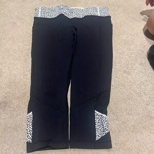 Lululemon leggings, capris, size 12, black, white, pattern